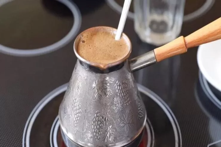 Qəhvə  içdikdən sonra qarın niyə ağrıyır? 