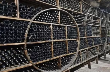 641 yaşlı şirkətin 5 milyonluq şərabı oğurlandı