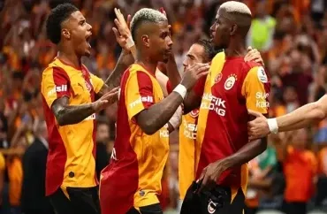 “Qalatasaray”  üç xalı 3 qolla qazandı