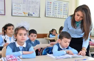 Deputat: Vahid məktəbli forması təhsil mühitində bərabərlik və məsuliyyət hissini gücləndirir
