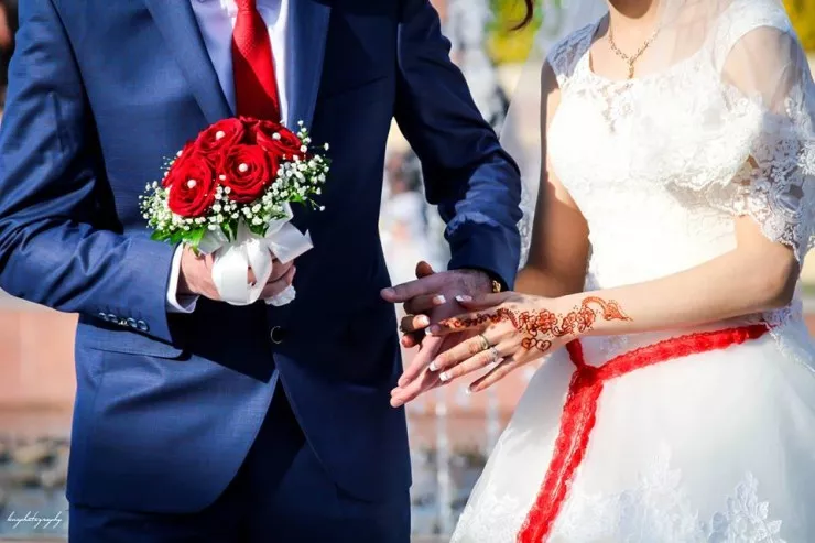Gəlin toydan iki gün sonra bəyi və valideynlərini  zəhərlədi