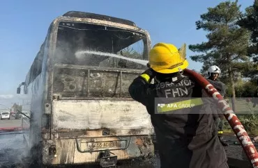 Ucarda sərnişin avtobusu  yandı 