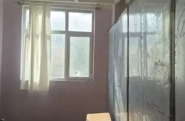 Bakıda  məktəbə  hücum:  Daş atdılar,  şagirdlər  yaralandı