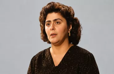 Atasına görə  məktəbdən çıxarılan,  qızının qollarında can verən  müğənni