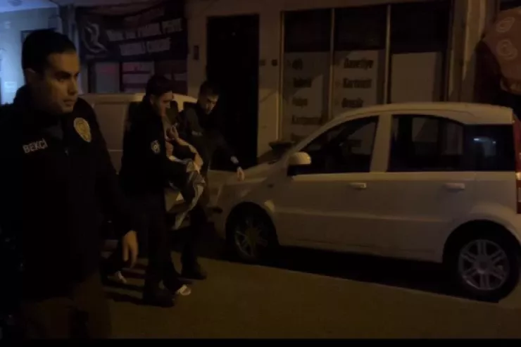 Türkiyədə oğul anasını bıçaqla girov götürdü 