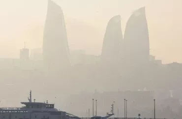 Bakıda tozlu hava hökm sürür