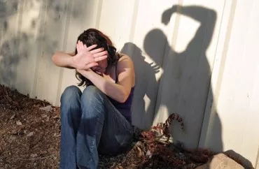 Bakıda DƏHŞƏT: Kişi 3 uşağını və arvadını ölümlə HƏDƏLƏYİR - YENİLƏNİB
