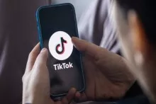 "Tiktok"da canlı yayım  açıb söyüş söyənlər SAXLANILDI 