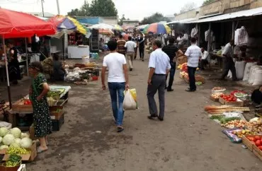 Həkimləri söydü, ustanı bıçaqladı - Ağstafa bazarını bir-birinə qatan TUTULDU