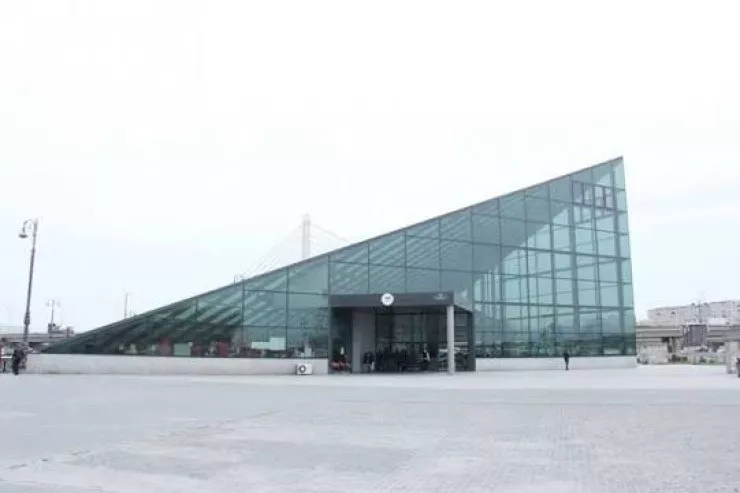 "Koroğlu" metrosunun qarşısındakı küçə bağlanır  