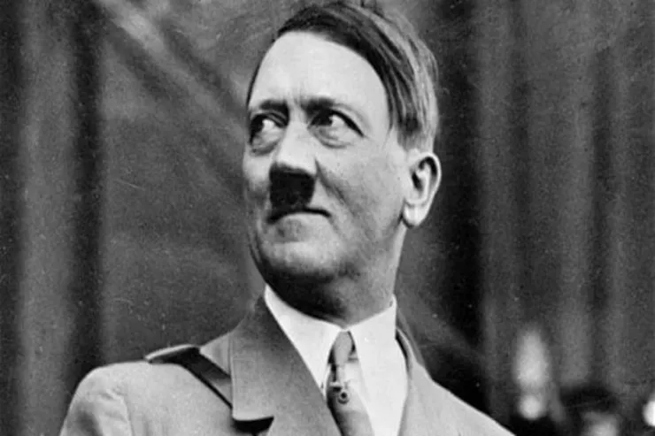 Hitlerin iqamətgahı yanıb kül oldu:   saxlanılan var