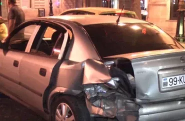 Qəbələdə iki "Opel" toqquşdu, 3 nəfər yaralandı