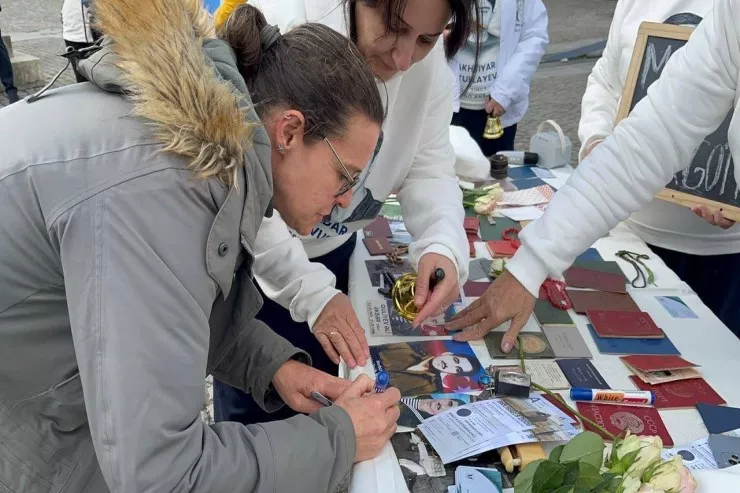 Azərbaycanlı itkin ailələri Brüsseldə silsilə aksiyalar keçirdi -FOTOLENT 