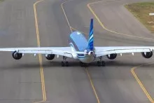 Bakıya uçan daha bir təyyarə havaya qalxa bilmədi - PUA HÜCUMU 