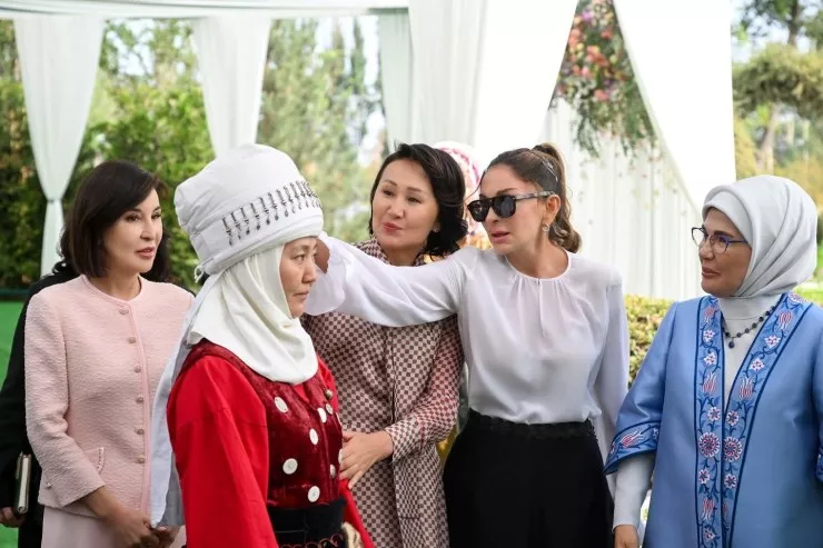 Birinci xanımların Bişkekdən MARAQLI FOTOLARI 