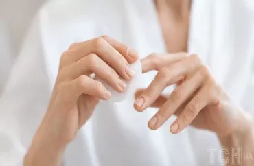 Yaş artdıqca dırnaqlar necə dəyişir və nələrə diqqət etmək lazımdır?