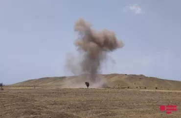 Ağdamda traktor minaya düşdü