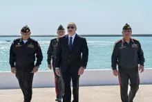 Prezident Hərbi Dəniz Qüvvələrində olub-FOTO 