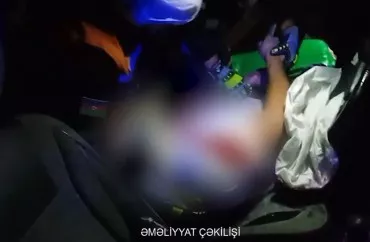 Bakıda 34 yaşlı sürücü bu hala düşən maşından sağ çıxarıldı - VİDEO