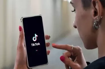 TikTok-da söyüş söyən yeniyetmə qız SAXLANILDI