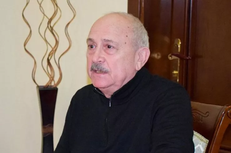 Aleksandr Şarovski kimdir?  - Atasının filmlərini izləmədiyi aktyor