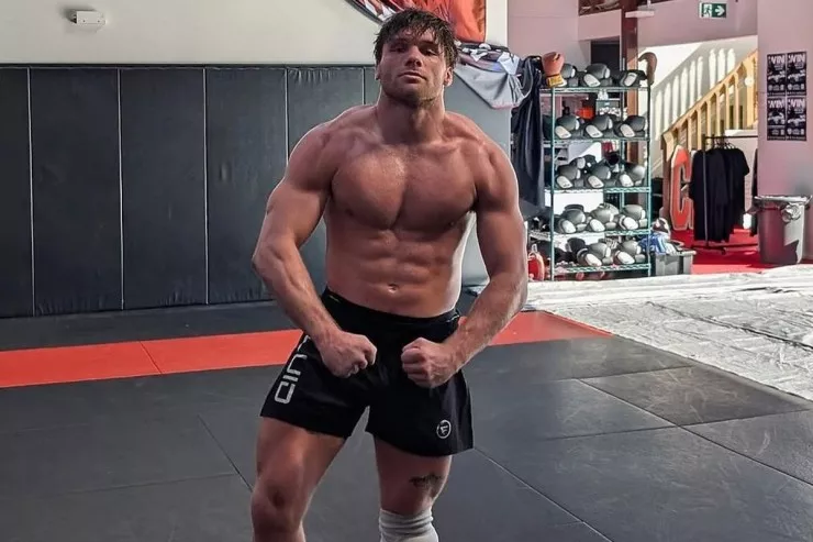 MMA döyüşçüsündən inanılmaz QƏRAR:  Bu dəfə rəqibi insan deyil 