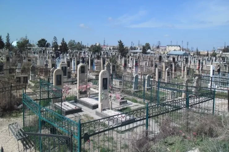 Abşeronda qəbiristanlığa getdi,  qarət olundu
