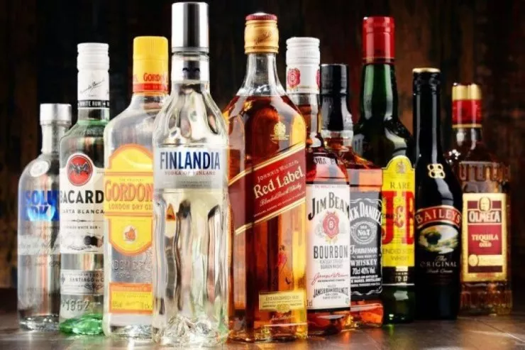 Azərbaycana idxal edilən alkoqollu içkilər üçün gömrük rüsumu  dəyişdi