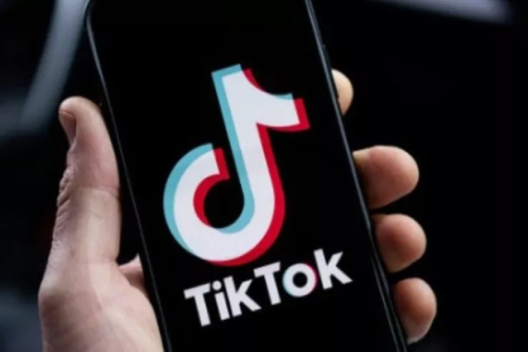Canlı yayımda söyüş söyən daha bir tiktoker  SAXLANILDI