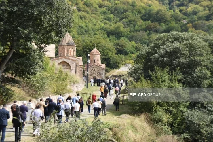 Xarici diplomatlar Xudavəng monastr kompleksini ziyarət etdi - VİDEO 