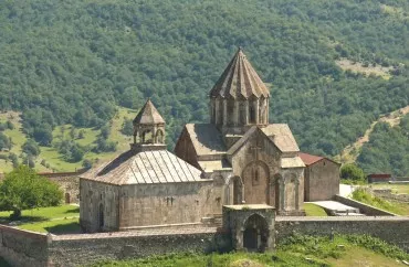 Hikmət Hacıyev Gəncəsər və Xudavəng kilsələrindən DANIŞDI