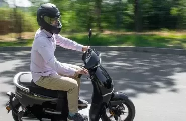 Bakıda tez-tez qayda pozan motosikletçi həbs olundu