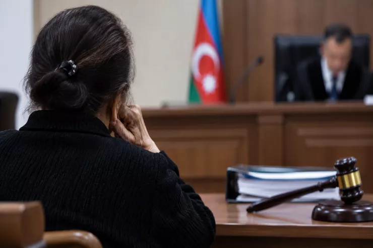 Əfvə düşən 74 yaşlı qadına 7 il həbs  istənildi
