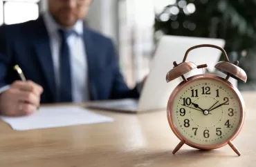 Sabahdan bu qurumlarda iş saatları  dəyişəcək