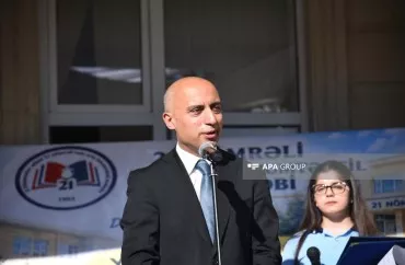 Nazir bu il məktəbə qədəm qoyan şagirdləri təbrik edib -FOTOLENT