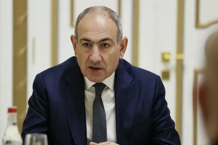 Paşinyan rus dili  kursuna gedir