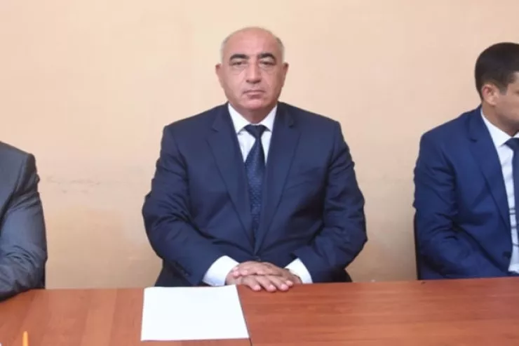 Həbsdə ölən  sabiq icra başçısının  binası satışa çıxarıldı