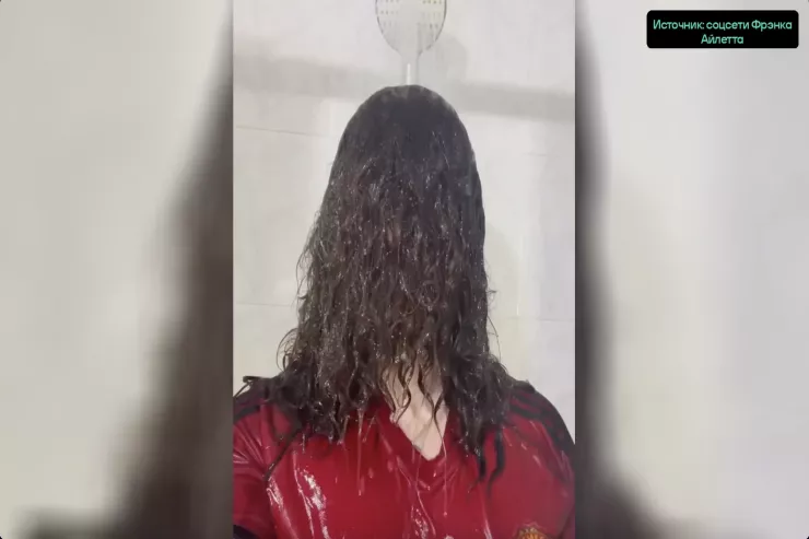 "Mançester Yunayted" azarkeşi 712 gündür saçını  kəsdirmir: artıq üzünü görmək  mümkün deyil