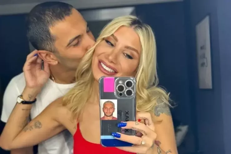 Müğənnidən sevgilisinə MESAJ:  “Bu il nikah  olmazsa, polisə şikayət  edəcəyəm”