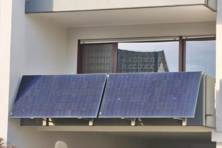 Bu ölkədə 1 milyondan çox ailə eyvanda  günəş enerjisi   istehsal edir