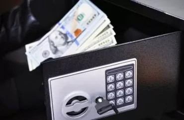 Lənkəranda içində 75 min manat olan seyf  oğurlandı