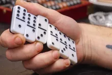 60 qəpikdən domino  oynayanlar 3000 manat cərimələndi