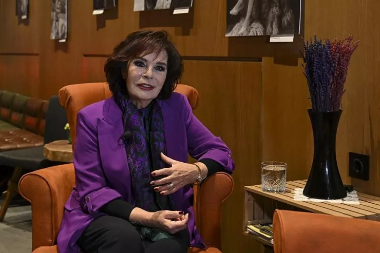 Hülya Koçyiğit aktyorluq karyerasını bitirdi 