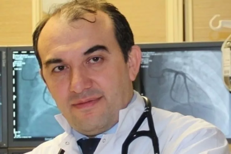 "Xəstənin həyatı təhlükədə idi"  -  Firdovsi İbrahimovdan haqqında yazılanlara CAVAB 