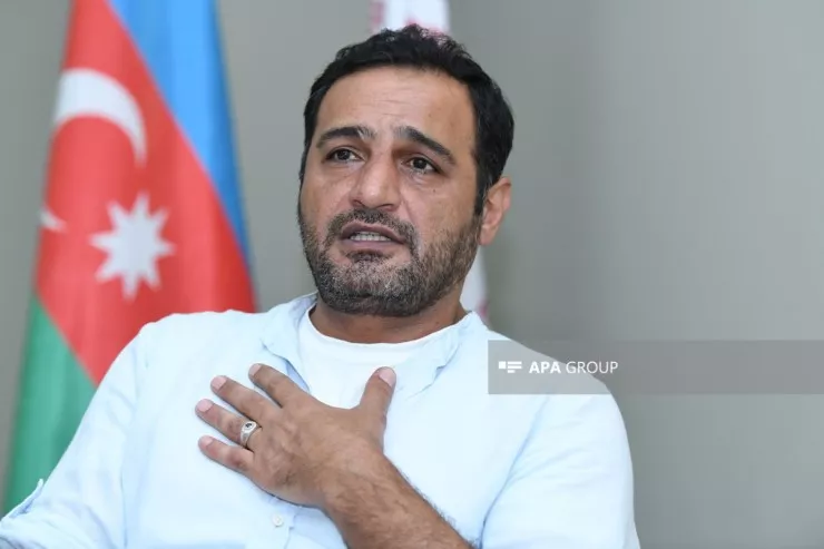 Maşın da yumuşam,  təkər də qaraltmışam,  "bakkuş" da satmışam  - Aktyor Səmimi Fərhadla MÜSAHİBƏ 