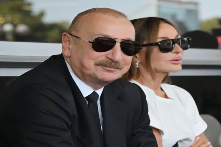Prezident ailəsi ilə "Formula 1"  yarışını izlədi - FOTOLENT  - YENİLƏNİB 