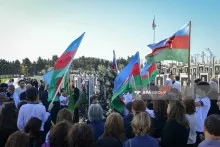 Hərbi Memorial Məzarlıqda şəhidlərin xatirəsi yad edilir -FOTO 