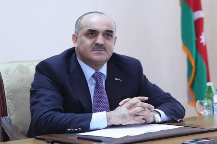 Səlim Müslümov müəllimliyə başladı  