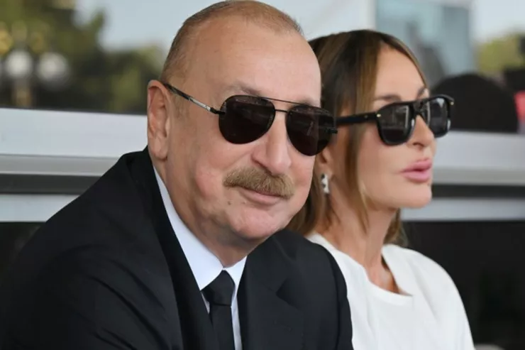 Prezident və xanımı sərgidə