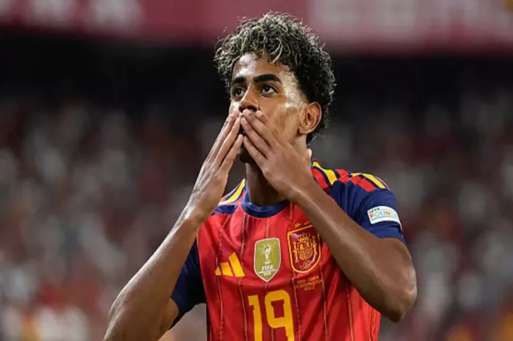 Yamal Raulun  rekordunu   qırdı: Avropada 66 ildir  görünməyən   bir şey 